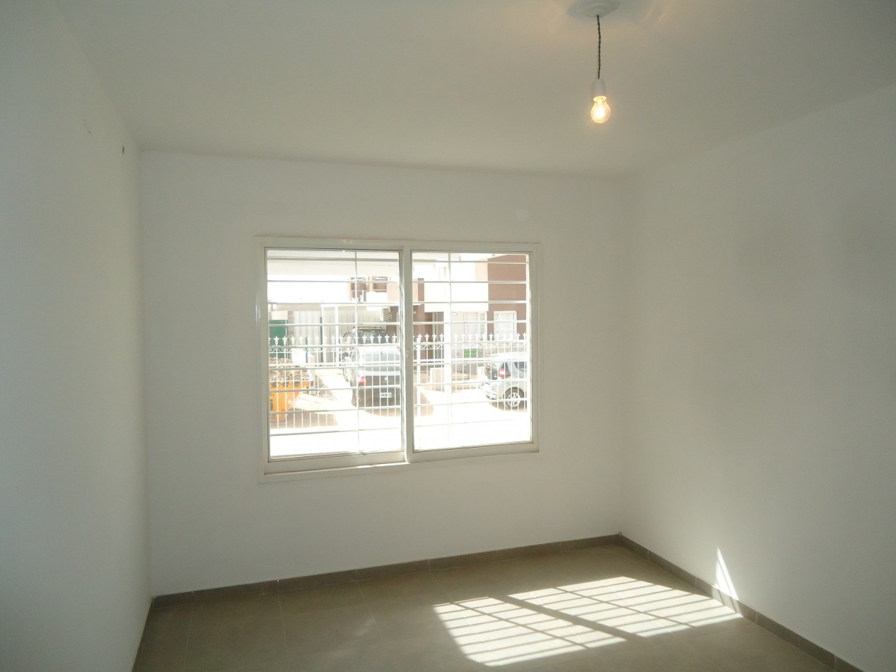 RENE FAVALORO II ( ZONA DE MATIENZO) EXCELENTE VIVIENDA.- 