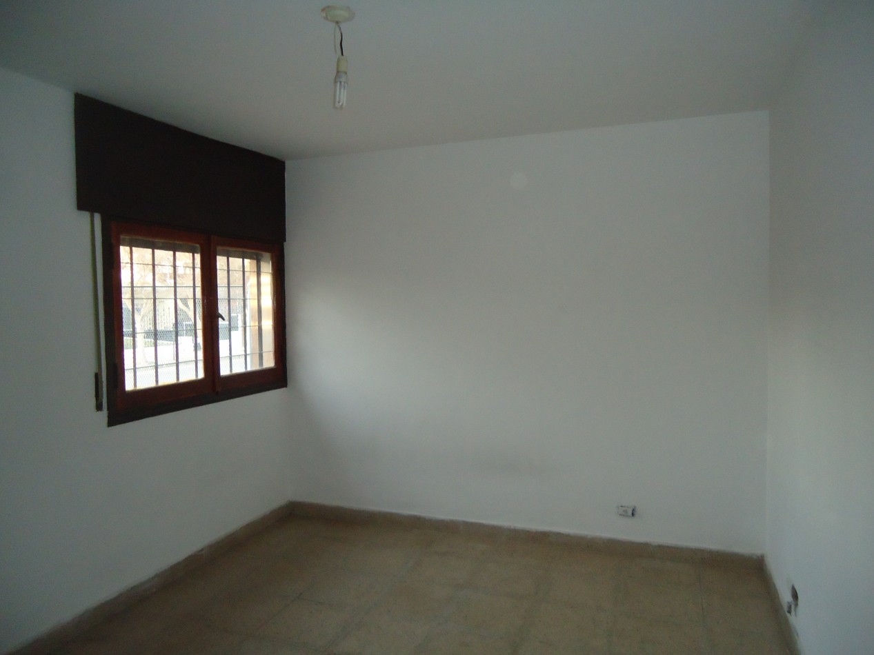 Barrio Rosedal, se alquila propiedad esquina, excelente entorno. PROXIMAMENTE "MARZO"