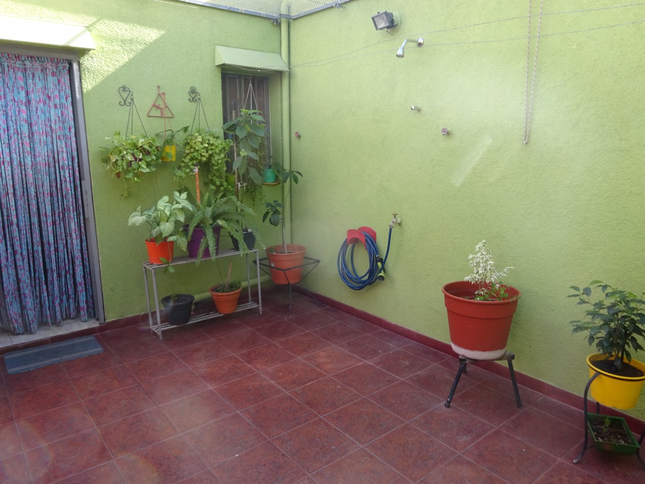 BARRIO ALTO ALBERDI SE VENDE EXCELENTE PROPIEDAD CASA MAS DEPARTAMENTO