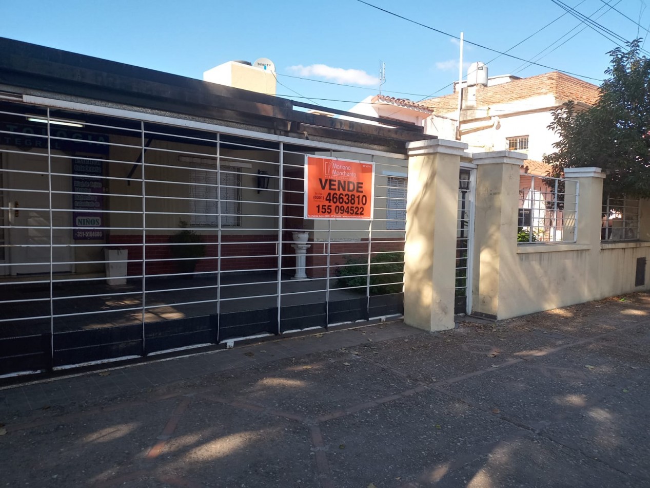 BARRIO SAN RAFAEL, SE VENDE CASA CON LOCAL COMERCIAL