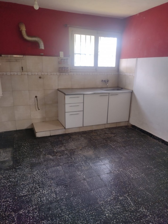 SE VENDE CASA CON DEPARTAMENTO, BARRIO ALTO ALBERDI