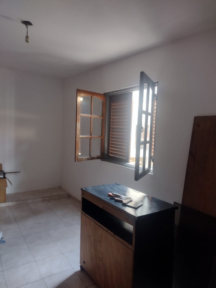 SE VENDE CASA CON DEPARTAMENTO, BARRIO ALTO ALBERDI