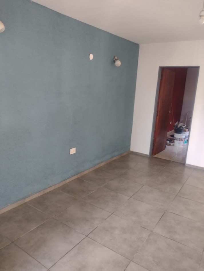 SE VENDE CASA CON DEPARTAMENTO, BARRIO ALTO ALBERDI