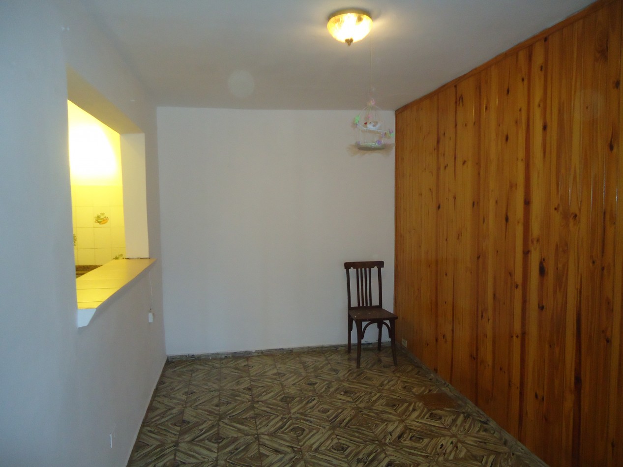 Barrio Ameghino sur, se alquila impecable departamento con cochera, excelente entorno.-