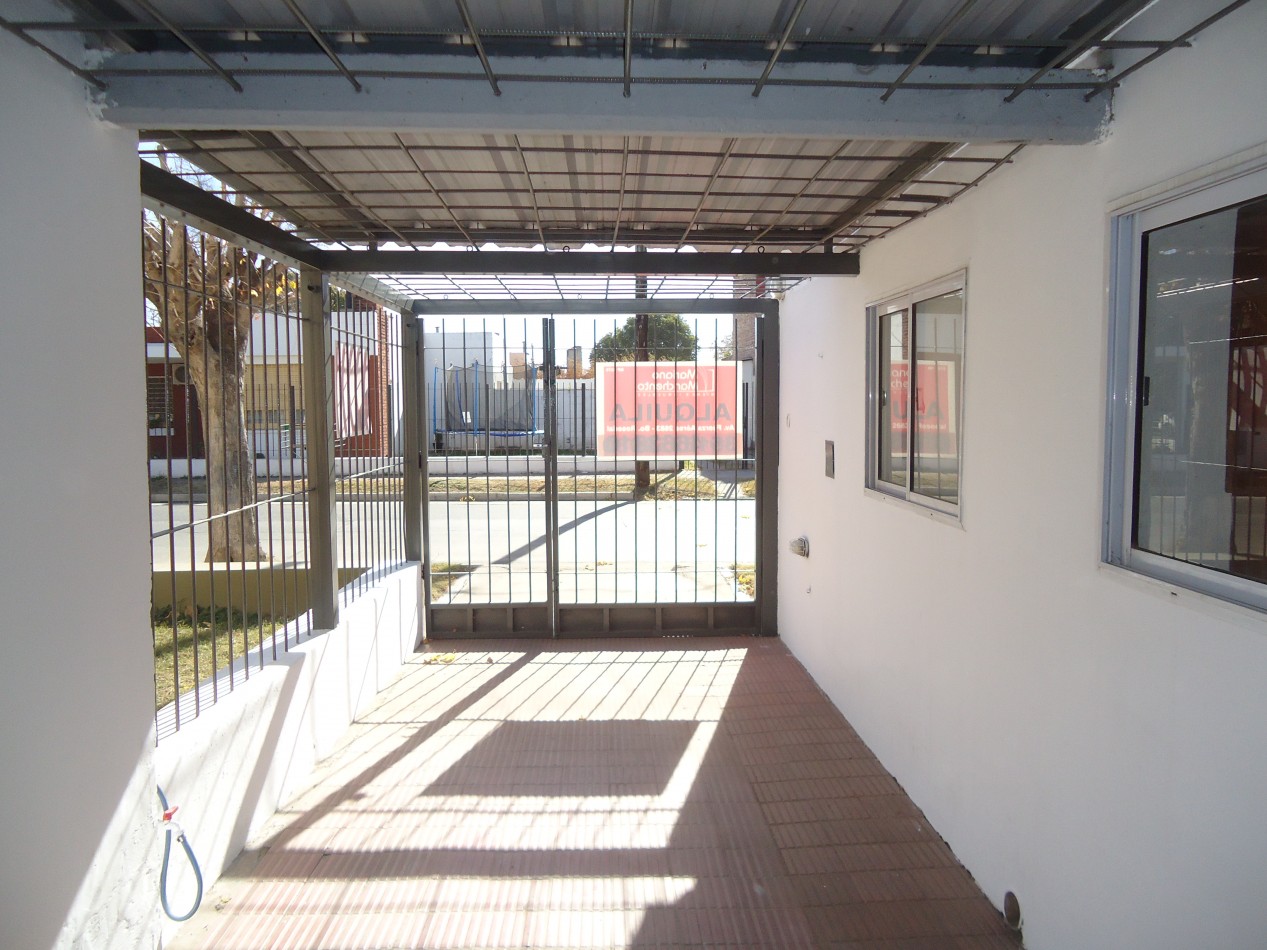 Barrio Ameghino sur, se alquila impecable departamento con cochera, excelente entorno.-
