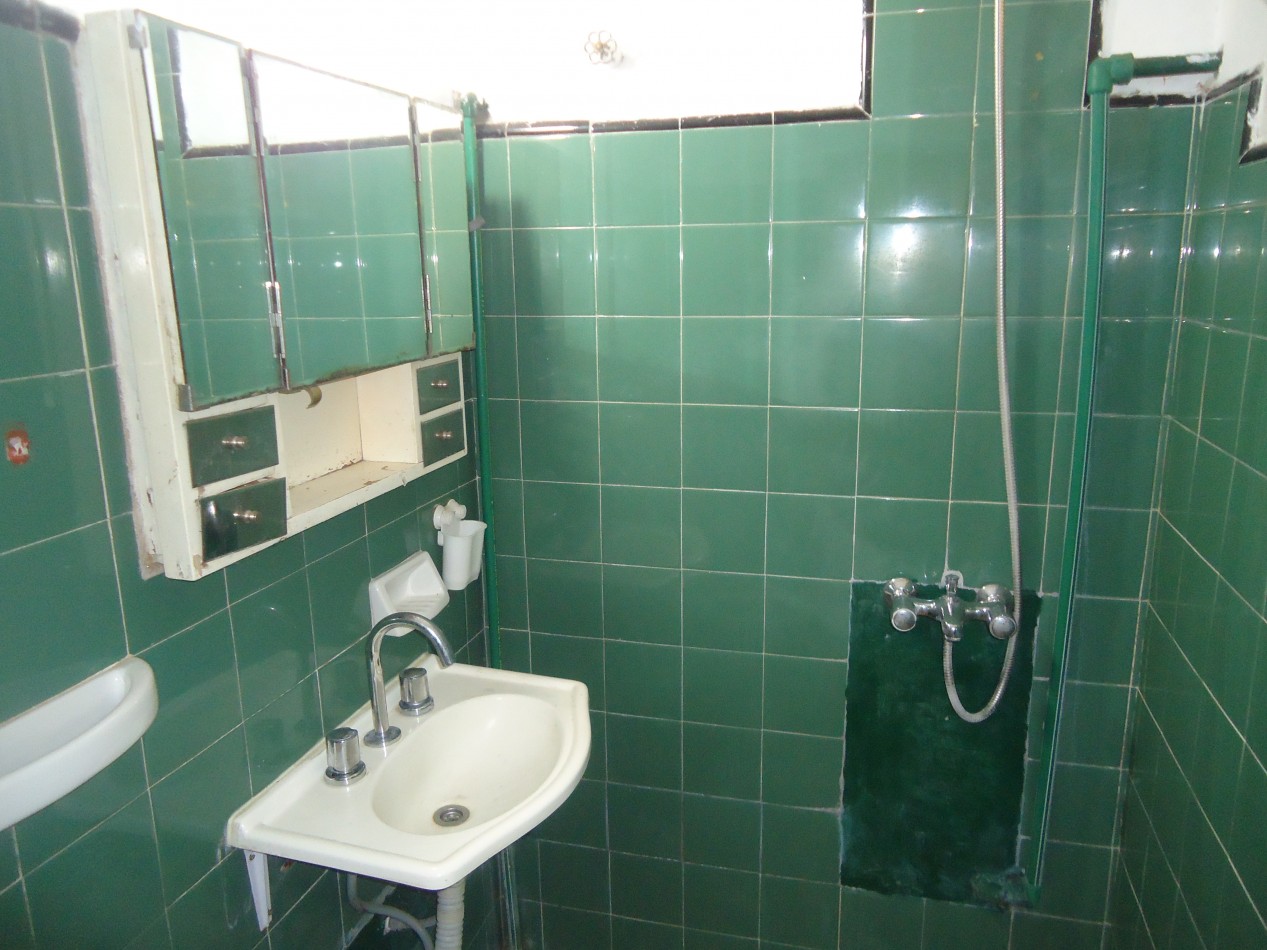 Barrio Ameghino sur, se alquila impecable departamento con cochera, excelente entorno.-