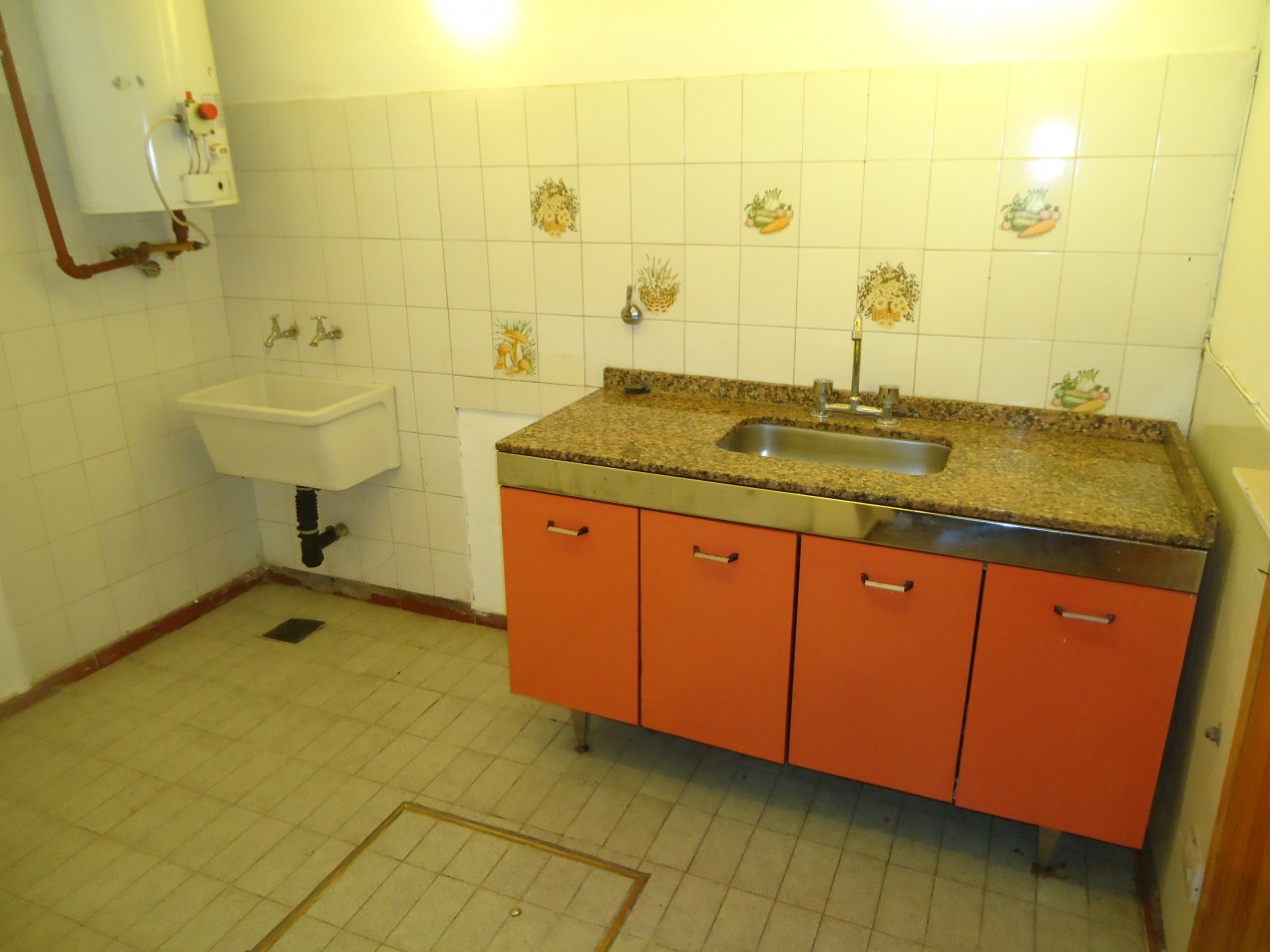 Barrio Ameghino sur, se alquila impecable departamento con cochera, excelente entorno.-