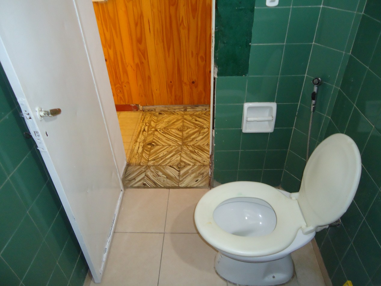 Barrio Ameghino sur, se alquila impecable departamento con cochera, excelente entorno.-