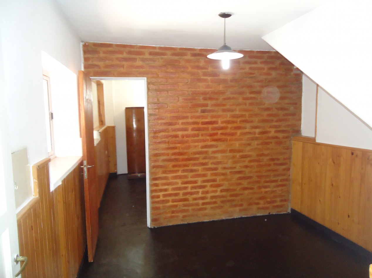 Barrio Ameghino sur, se alquila impecable departamento con cochera, excelente entorno.-