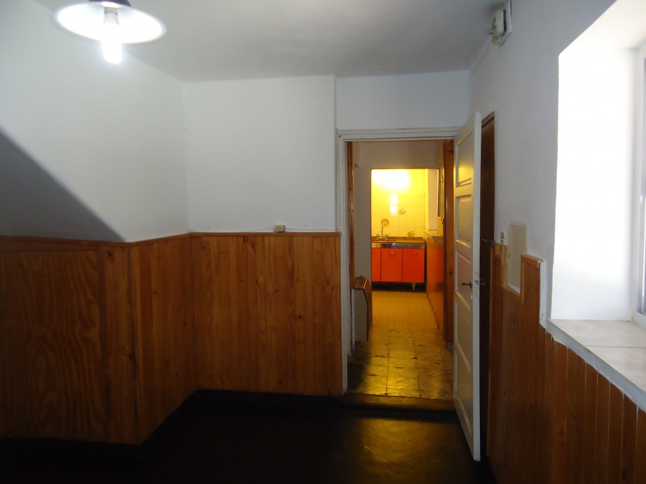 Barrio Ameghino sur, se alquila impecable departamento con cochera, excelente entorno.-