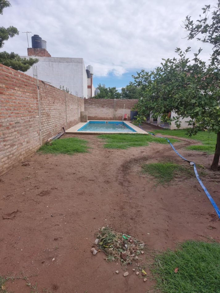 BARRIO SAN ROQUE, SE VENDE HERMOSA PROPIEDAD CON PILETA