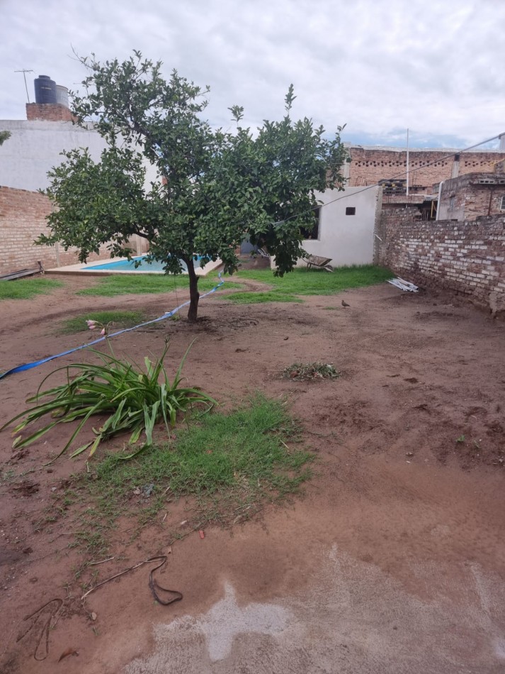 BARRIO SAN ROQUE, SE VENDE HERMOSA PROPIEDAD CON PILETA