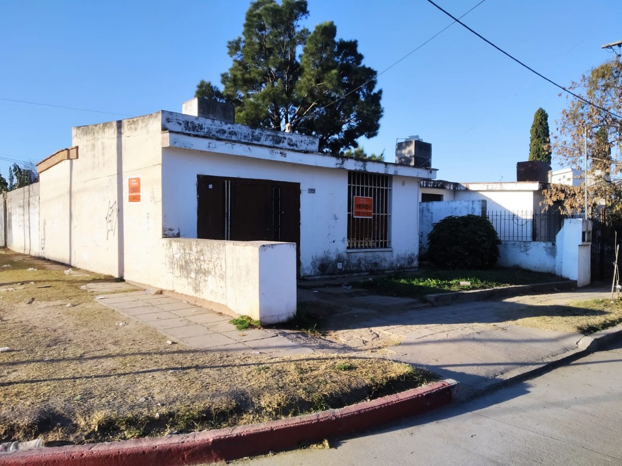 BARRIO LOS GRANADOS, SE VENDE CASA CON DEPARTAMENTO