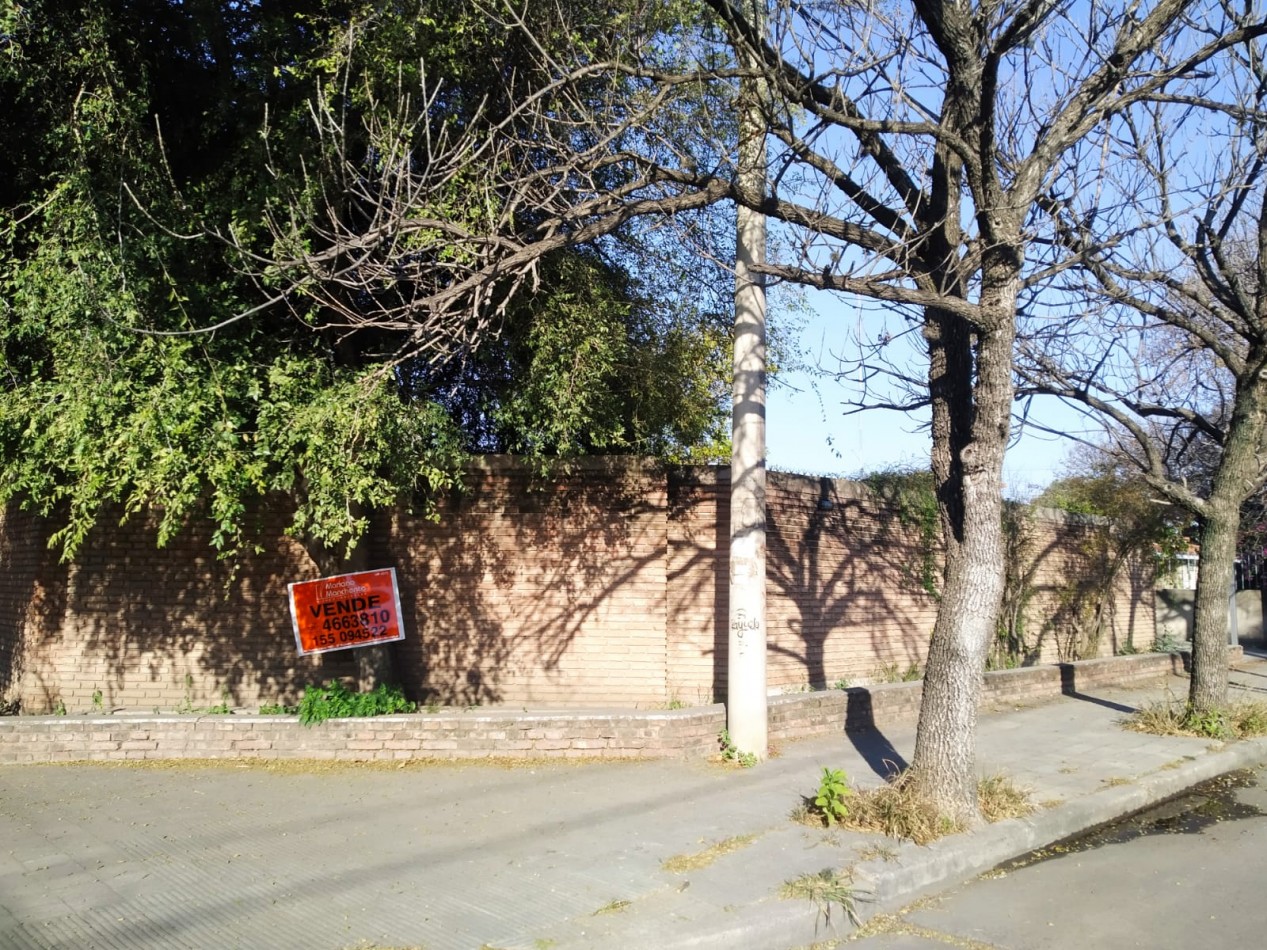 BARRIO PARQUE CAPITAL, EXCELENTE UBICACION SE VENDE TERRENO ESQUINA 