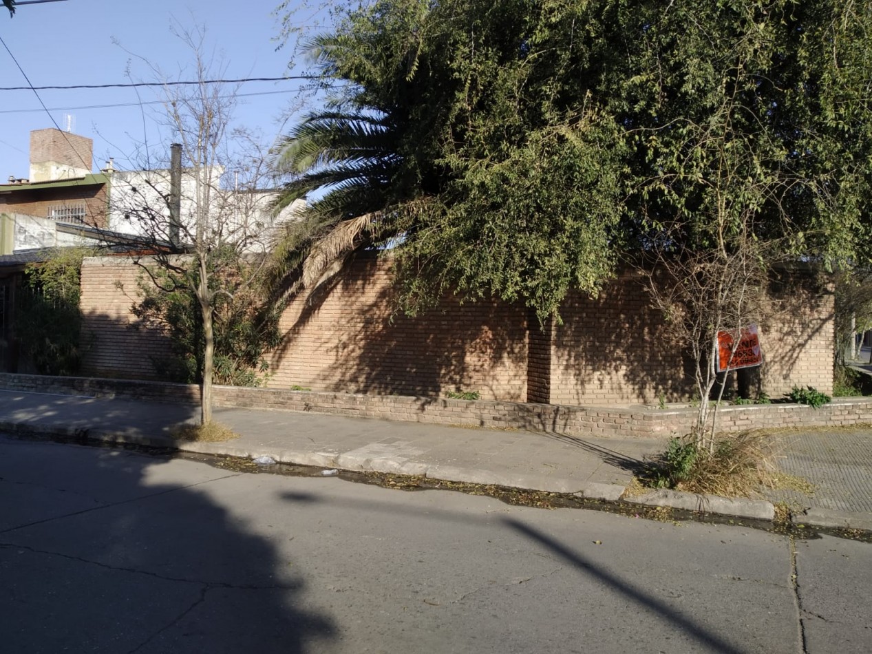 BARRIO PARQUE CAPITAL, EXCELENTE UBICACION SE VENDE TERRENO ESQUINA 