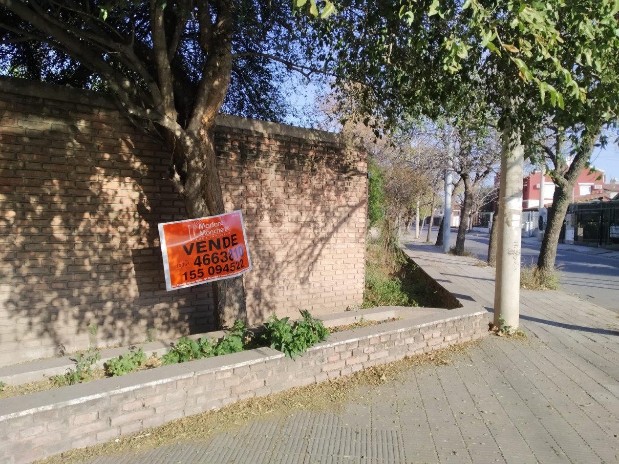 BARRIO PARQUE CAPITAL, EXCELENTE UBICACION SE VENDE TERRENO ESQUINA 