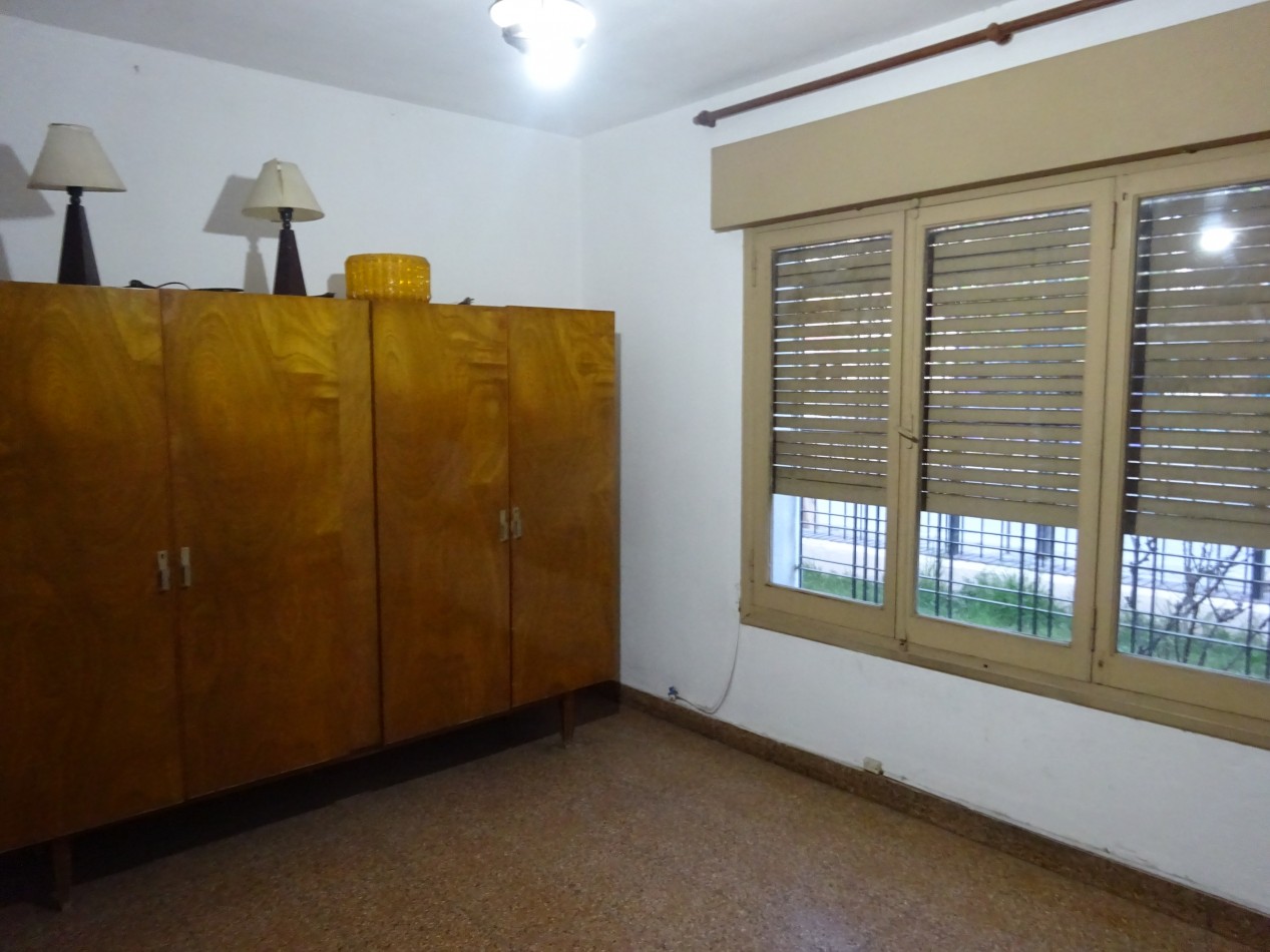 Casa con Departamento en Venta en Barrio Los Platanos: Ideal para Familia o Inversion