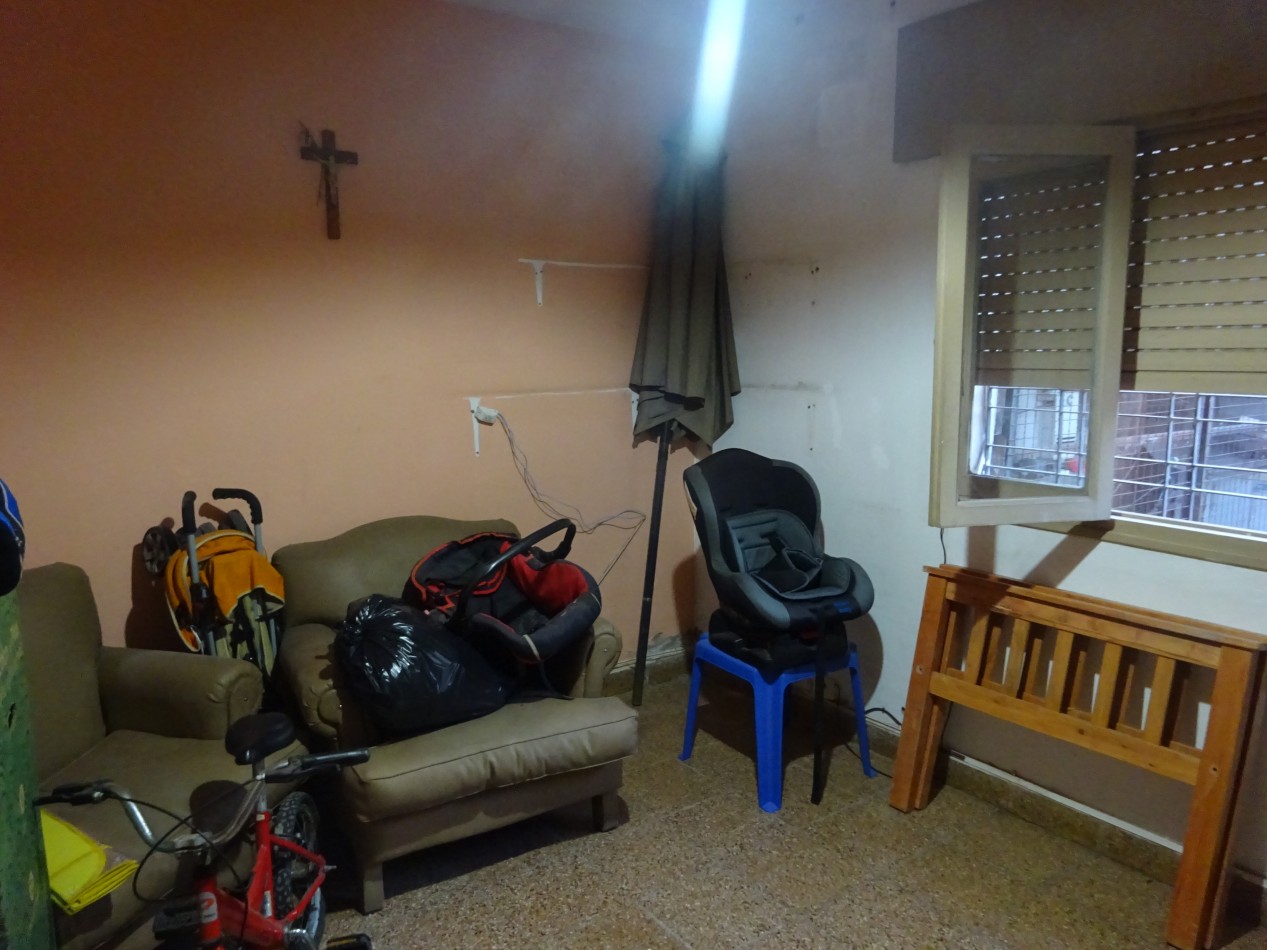 Casa con Departamento en Venta en Barrio Los Platanos: Ideal para Familia o Inversion