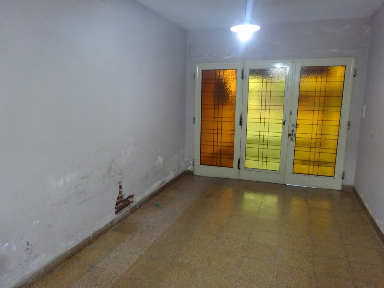 Casa con Departamento en Venta en Barrio Los Platanos: Ideal para Familia o Inversion