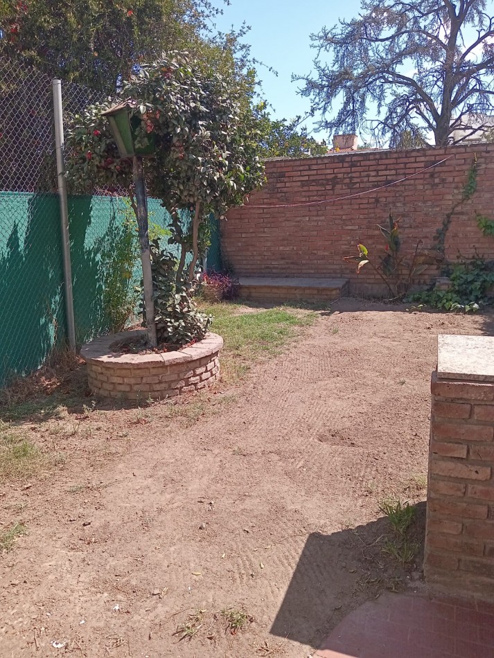 Barrio Alto Alberdi, hermosa casa unica, espaciosa de 3 Dormitorios, amplia y comoda. 