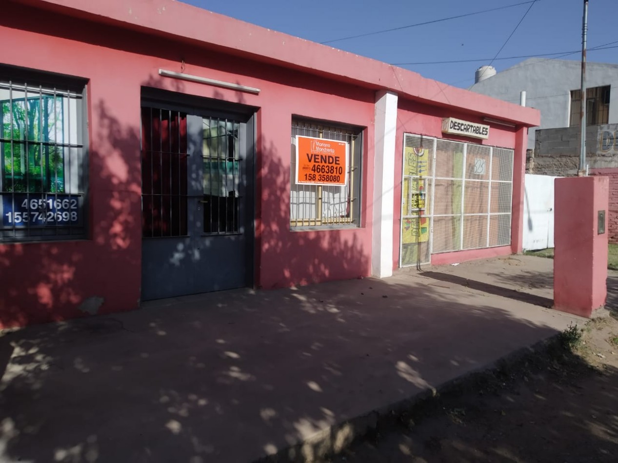 ESTACION FLORES ZONA COMERCIAL, SOBRE CALLE PRINCIPAL, AMPLIA VIVIENDA CON TERRENO DE 600 METROS.- 