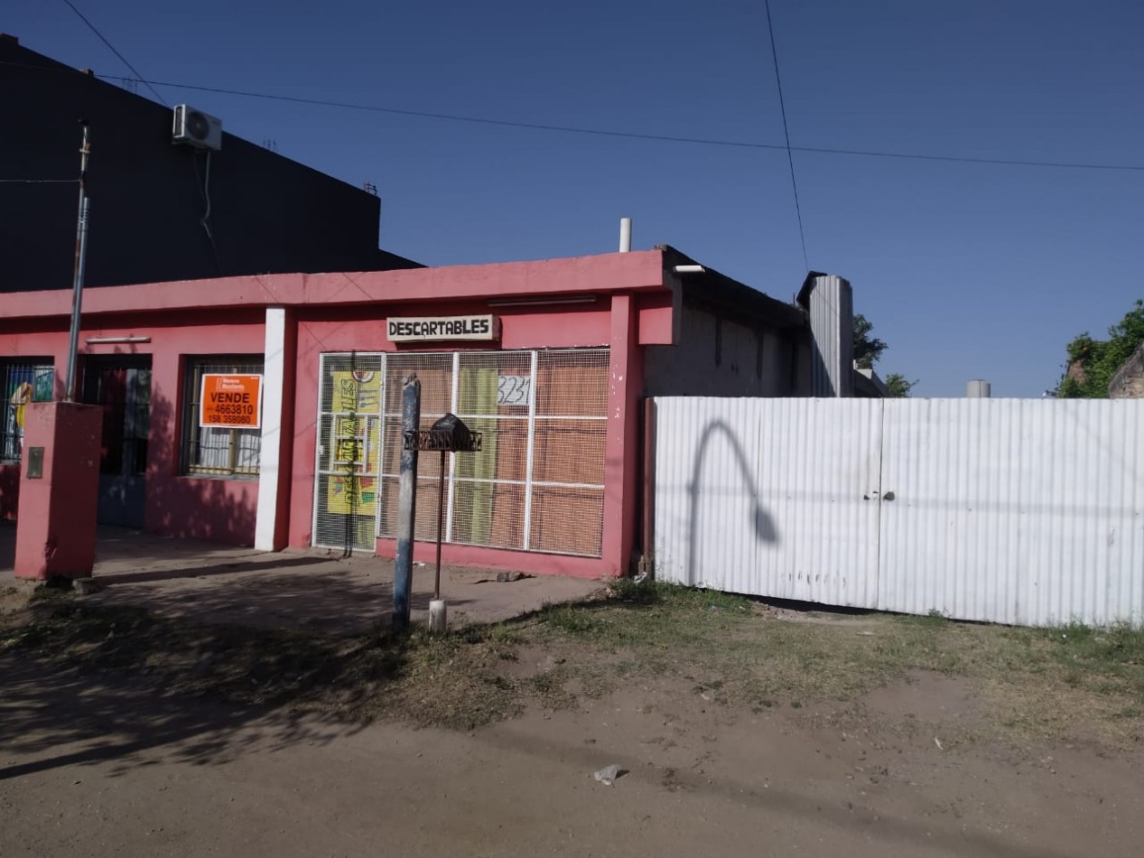 ESTACION FLORES ZONA COMERCIAL, SOBRE CALLE PRINCIPAL, AMPLIA VIVIENDA CON TERRENO DE 600 METROS.- 