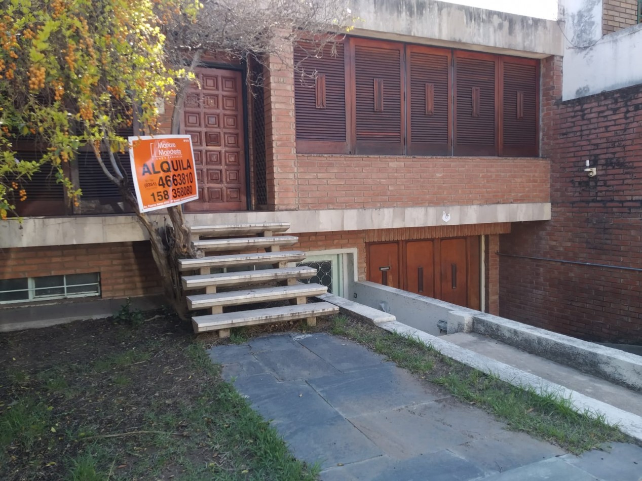 Barrio Alto Alberdi, hermosa casa unica, espaciosa de 3 Dormitorios, amplia y comoda. 