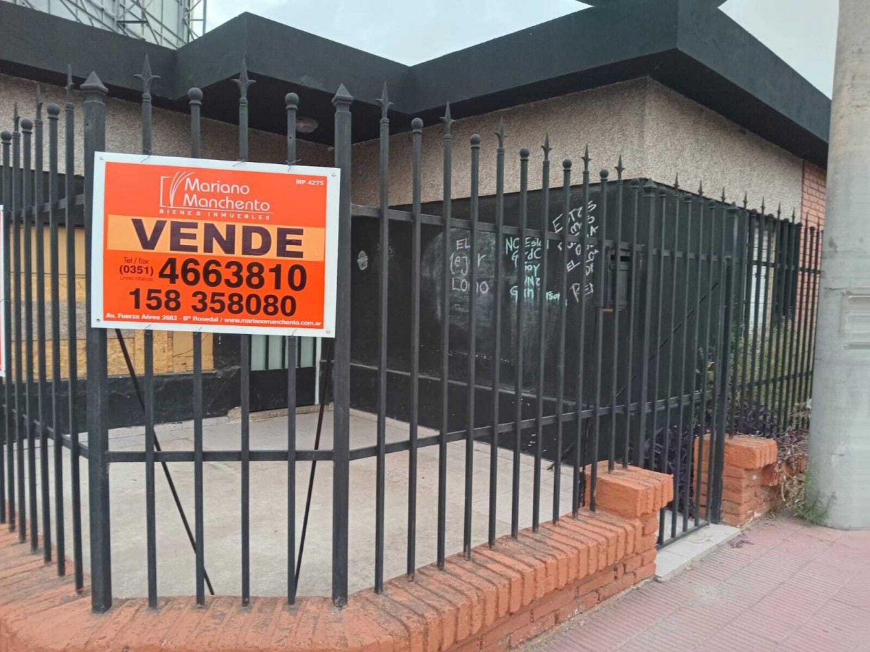 EXCELENTE UBICACION, SE VENDE CASA CON LOCAL COMERCIAL