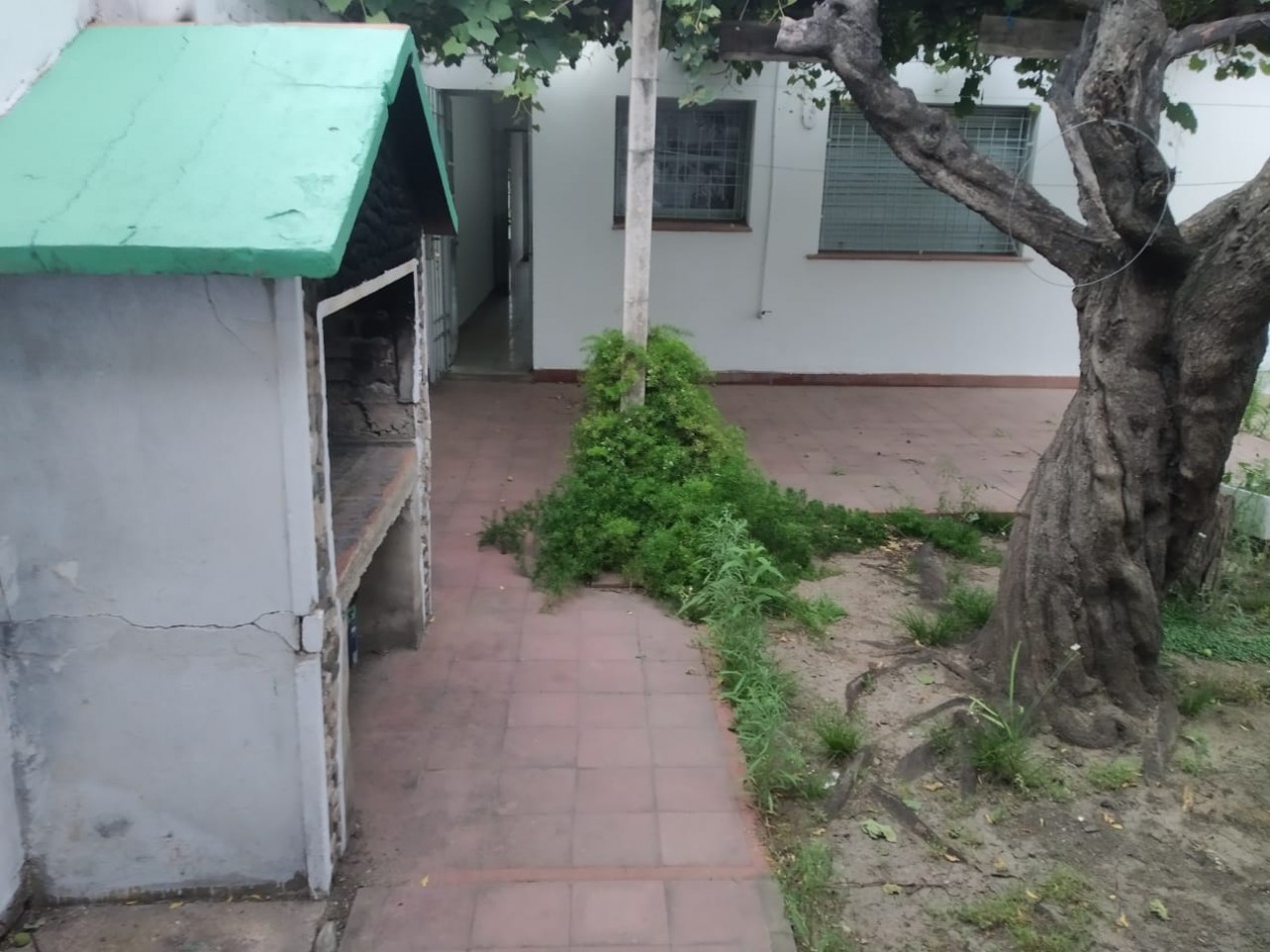 SE VENDE, Acogedora Casa en Barrio ATE: A Solo Dos Cuadras de Ruta 20