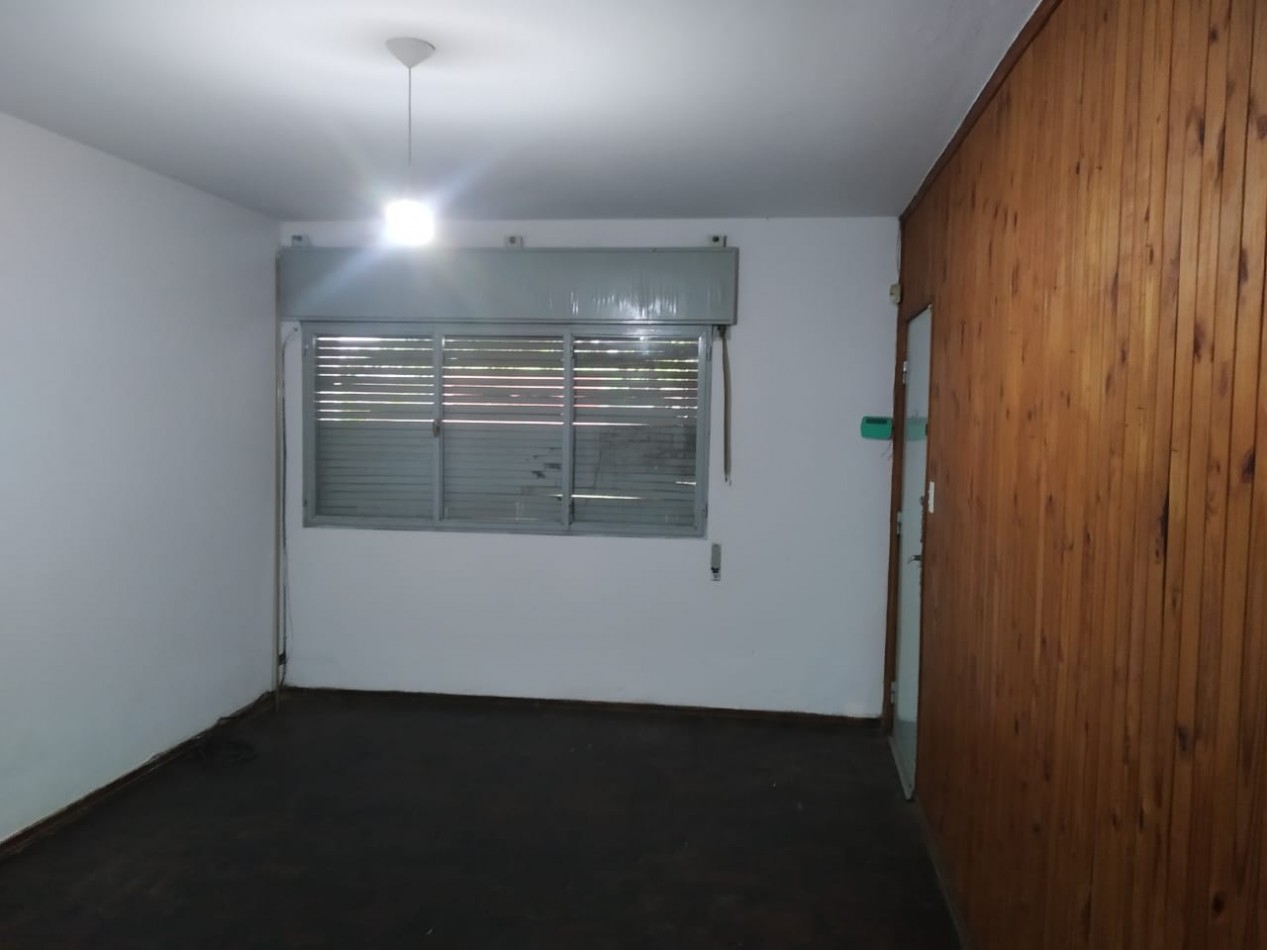 SE VENDE, Acogedora Casa en Barrio ATE: A Solo Dos Cuadras de Ruta 20