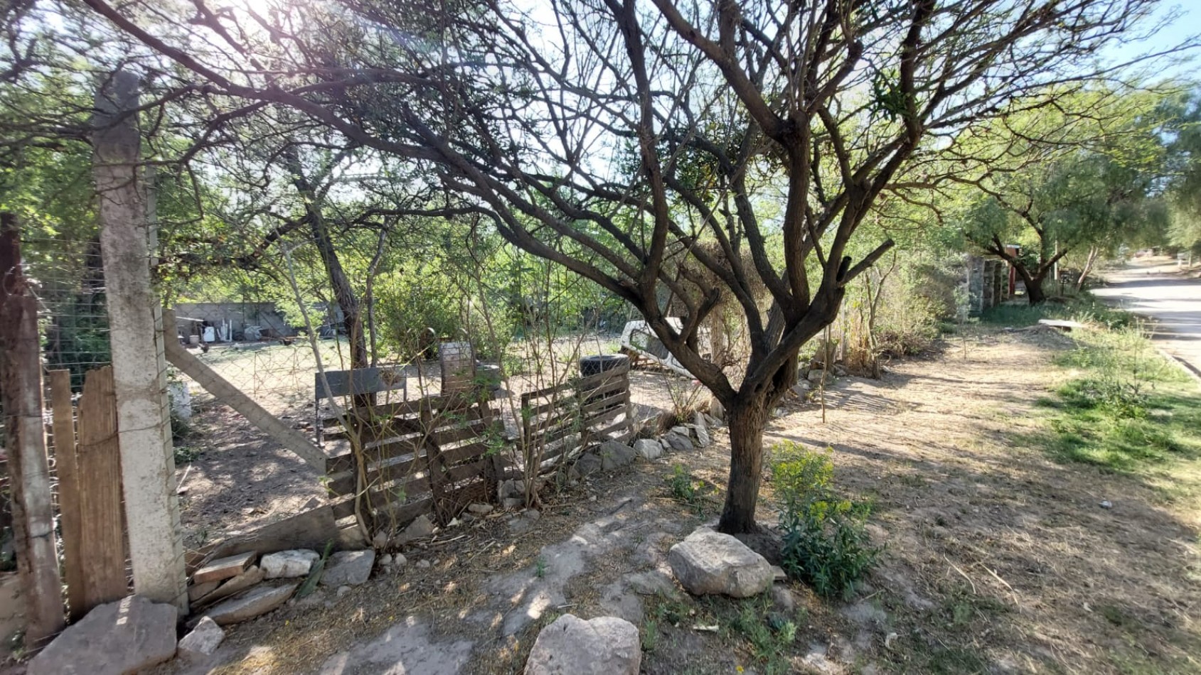 VILLA RIVERA INDARTE , ESPECTACULAR TERRENO DE 700 METROS.-  Perfecto para Familia y Emprendedores.-