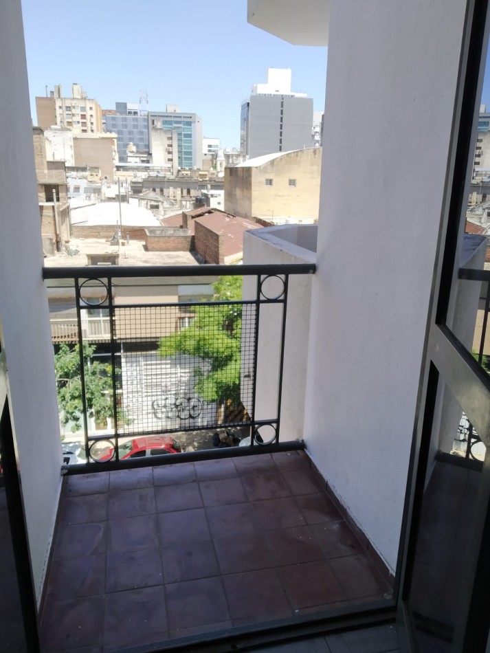 CENTRO, HERMOSO DEPARTAMENTO SOBRE CALLE SANTIAGO DEL ESTERO CASI ESQUINA 25 DE MAYO.- 