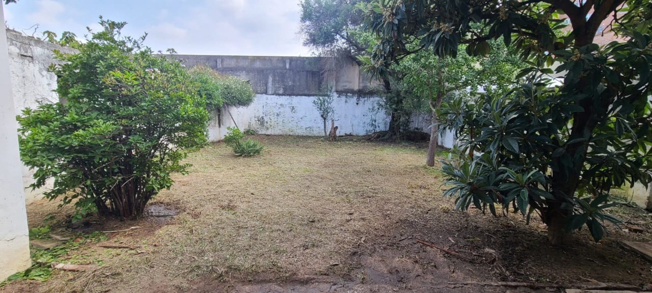 B° CRISOL NORTE, HERMOSA ZONA Y BUEN ENTORNO DE VIVIENDAS.- 