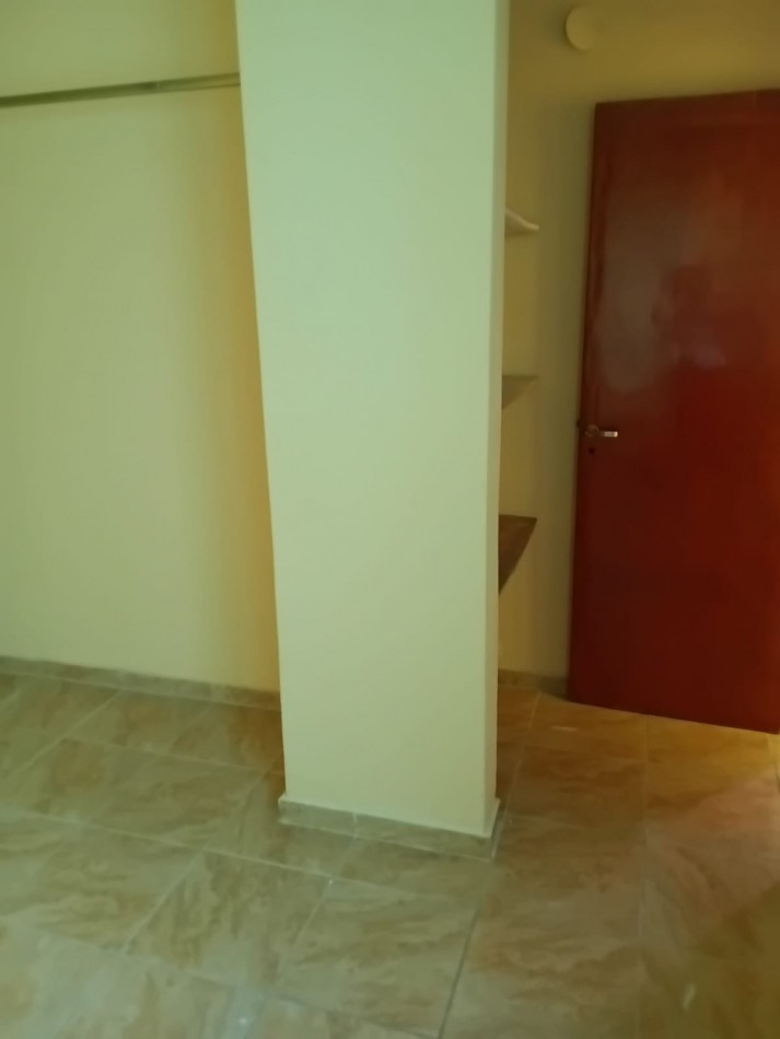 BARRIO LOS NARANJOS, SE ALQUILA DEPARTAMENTO INTERNO A MEDIA CUADRA DE RUTA 20