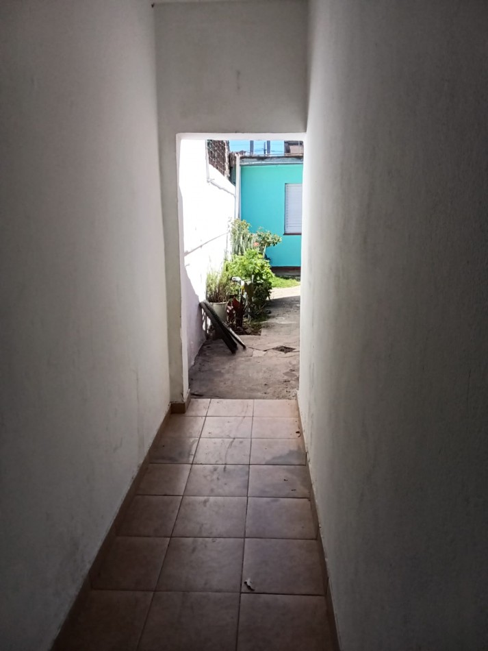 BARRIO LOS NARANJOS, SE ALQUILA DEPARTAMENTO INTERNO A MEDIA CUADRA DE RUTA 20