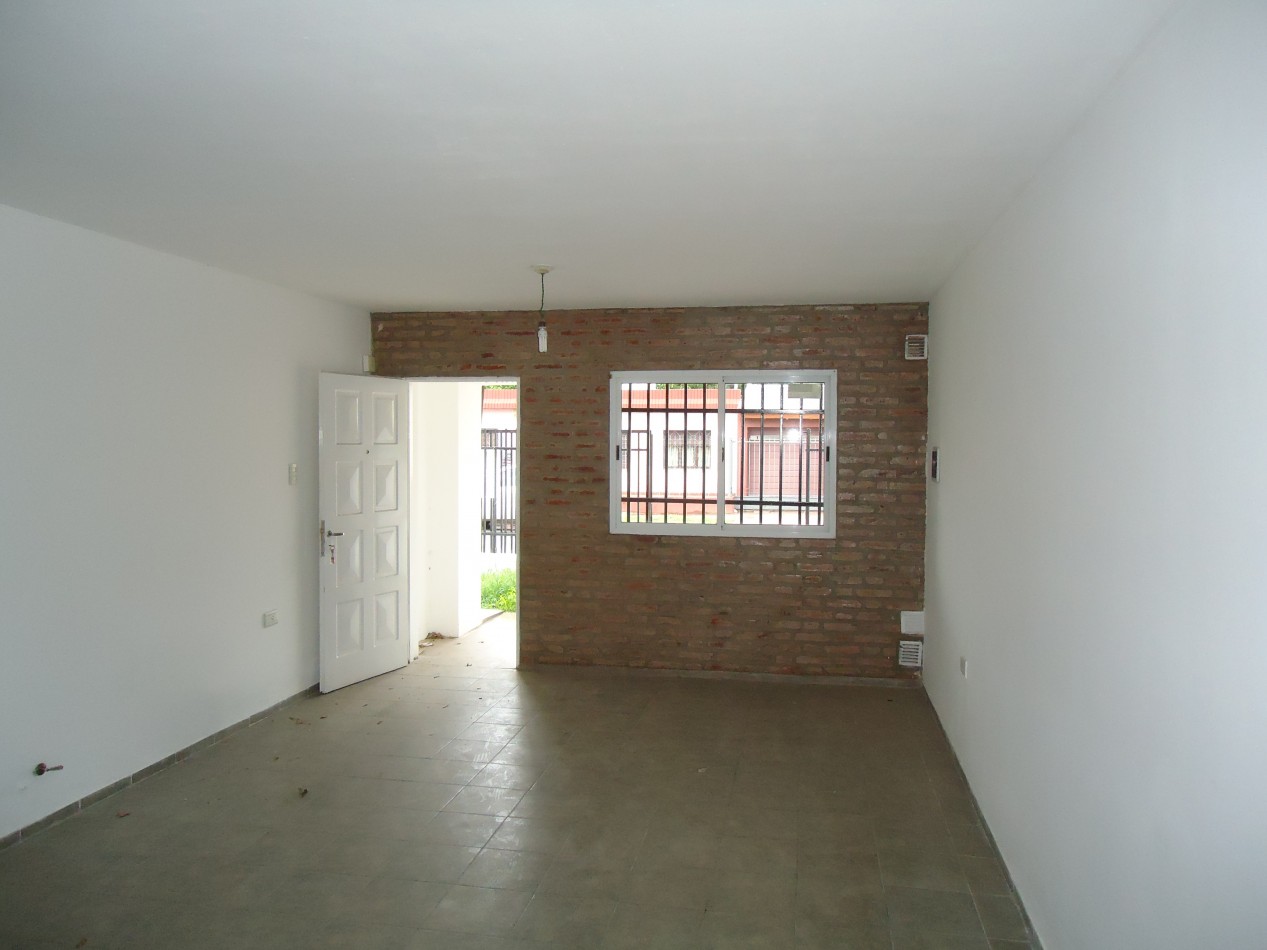B° AMEGHINO SUR, DEPARTAMENTO PLANTA BAJA, LINDA ZONA.- 