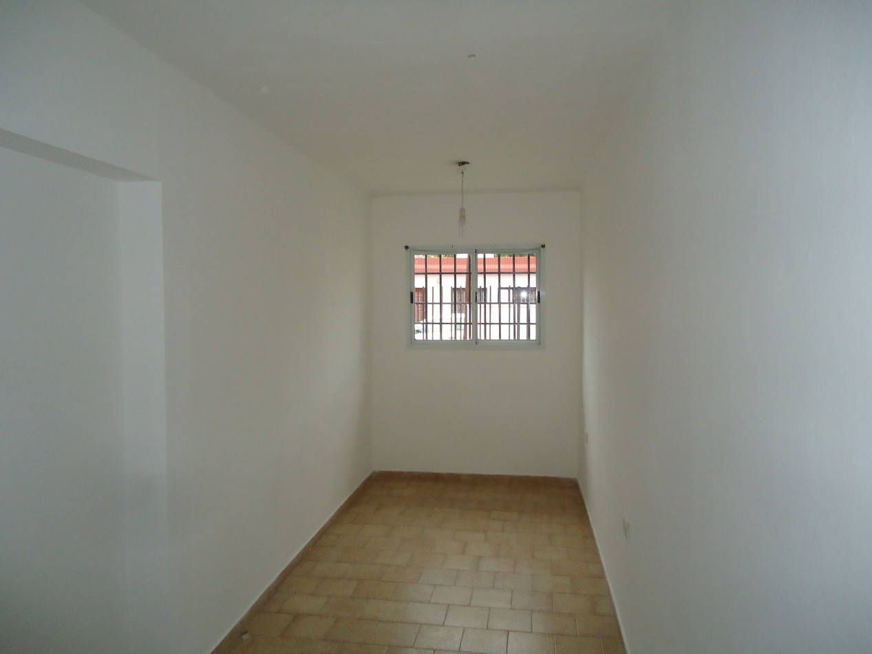 B° AMEGHINO SUR, DEPARTAMENTO PLANTA BAJA, LINDA ZONA.- 