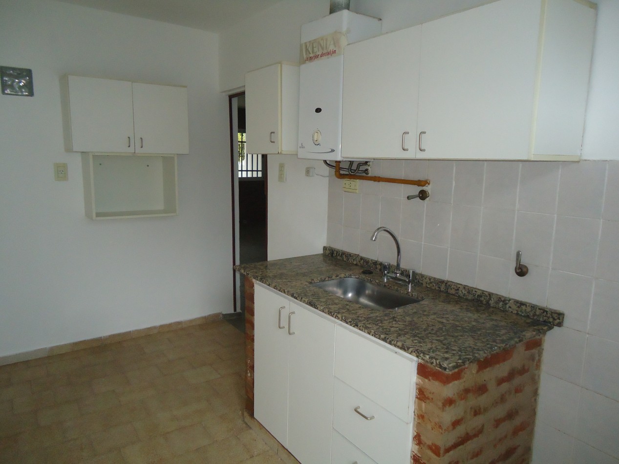 B° AMEGHINO SUR, DEPARTAMENTO PLANTA BAJA, LINDA ZONA.- 