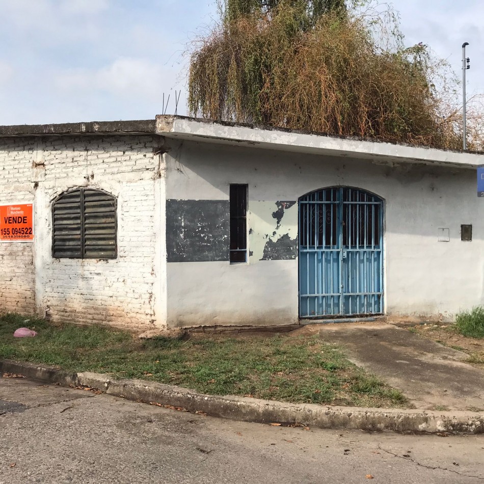 Casa en Venta con Local Comercial, barrio rosedal anexo - Excelente Ubicacion, ESQUINA.- 