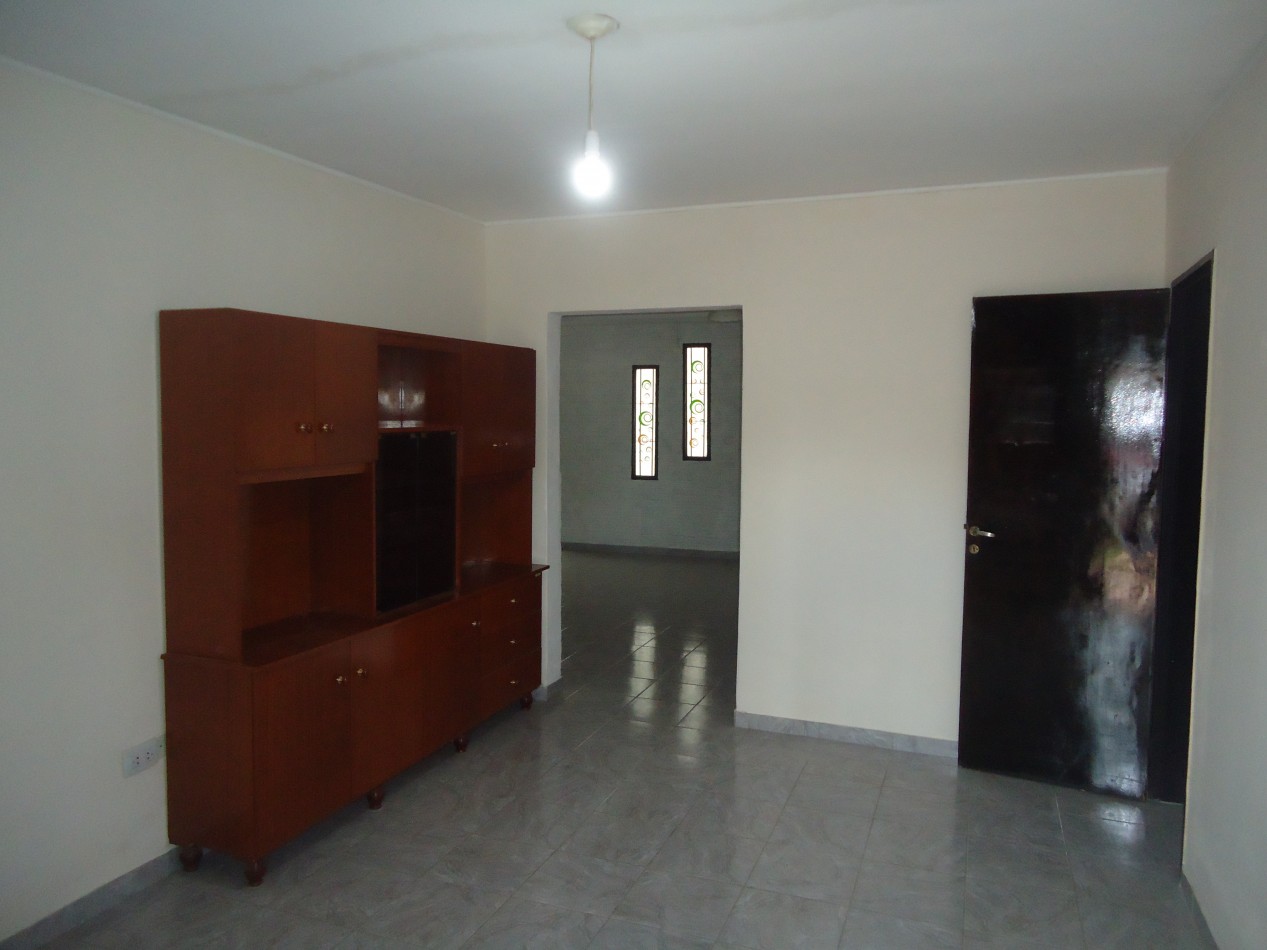 B° AMEGHINO SUR, IMPECABLE VIVIENDA ESQUINA.- ( PROXIMAMENTE) MEDIADOS DE JULIO.- 