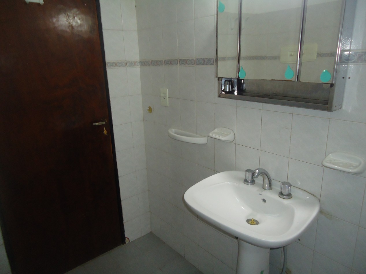 B° AMEGHINO SUR, IMPECABLE VIVIENDA ESQUINA.- ( PROXIMAMENTE) MEDIADOS DE JULIO.- 