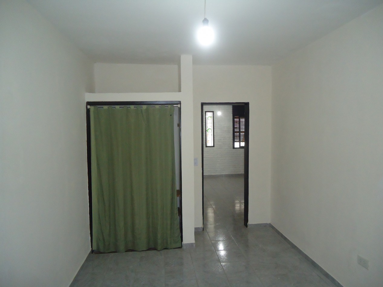 B° AMEGHINO SUR, IMPECABLE VIVIENDA ESQUINA.- ( PROXIMAMENTE) MEDIADOS DE JULIO.- 