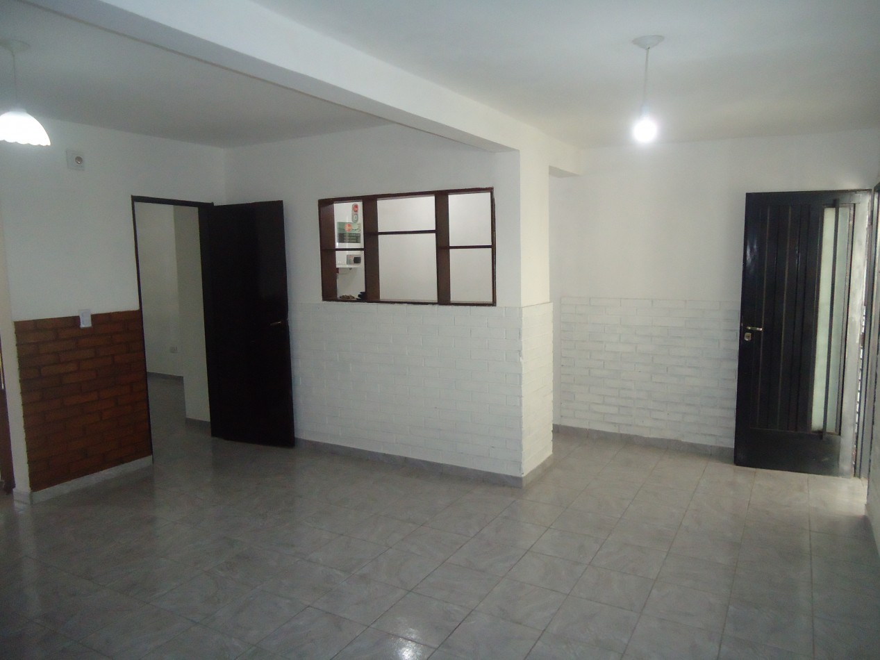 B° AMEGHINO SUR, IMPECABLE VIVIENDA ESQUINA.- ( PROXIMAMENTE) MEDIADOS DE JULIO.- 