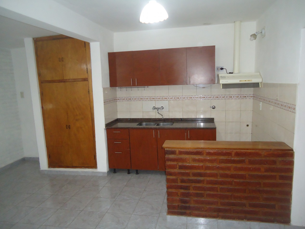 B° AMEGHINO SUR, IMPECABLE VIVIENDA ESQUINA.- ( PROXIMAMENTE) MEDIADOS DE JULIO.- 