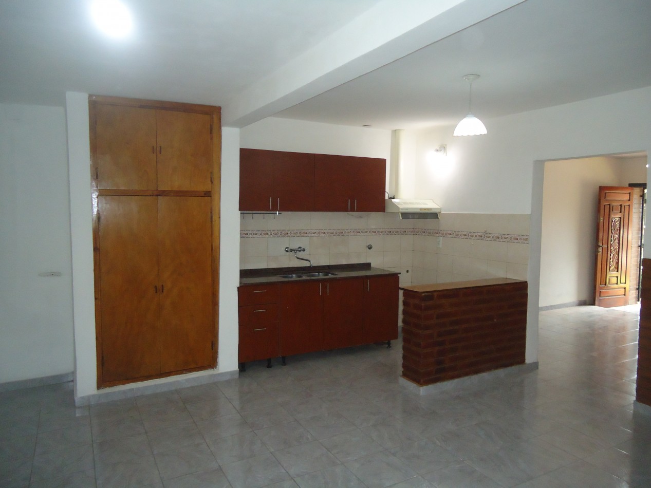 B° AMEGHINO SUR, IMPECABLE VIVIENDA ESQUINA.- ( PROXIMAMENTE) MEDIADOS DE JULIO.- 