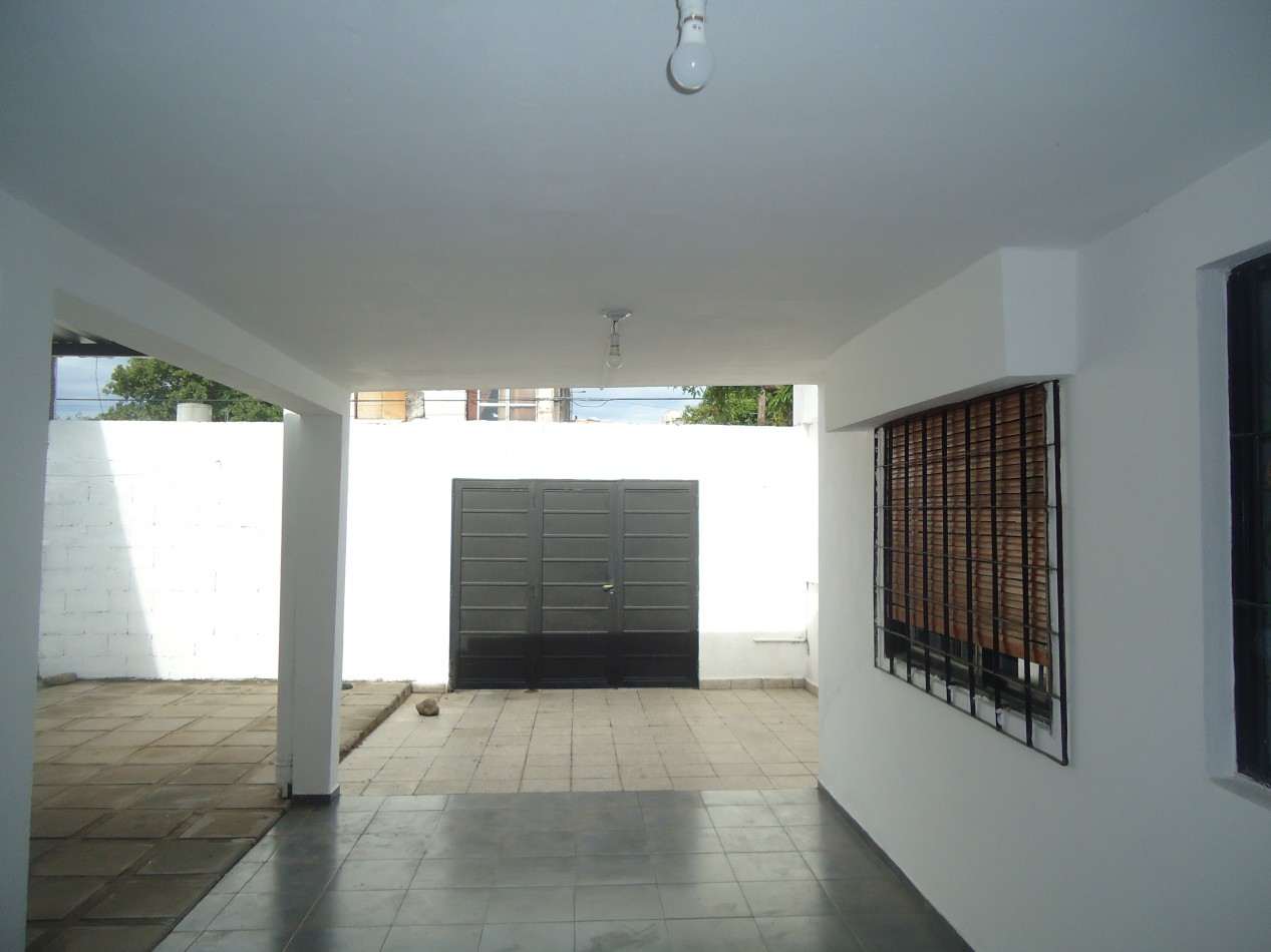 B° AMEGHINO SUR, IMPECABLE VIVIENDA ESQUINA.- ( PROXIMAMENTE) MEDIADOS DE JULIO.- 