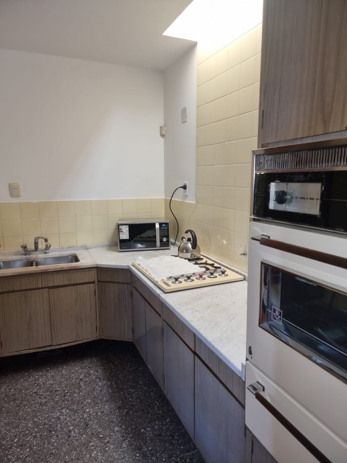 BARRIO AVENIDA, A METROS DE RUTA 20, HERMOSA CADA EN VENTA PARA VIVIR EN FAMILIA