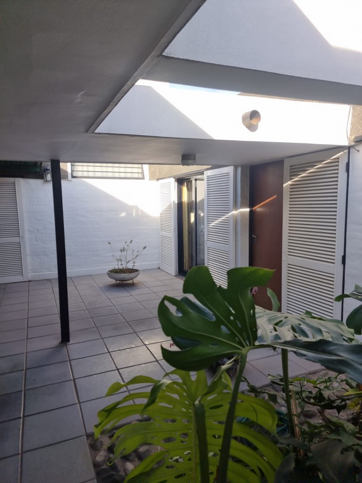 BARRIO AVENIDA, A METROS DE RUTA 20, HERMOSA CADA EN VENTA PARA VIVIR EN FAMILIA