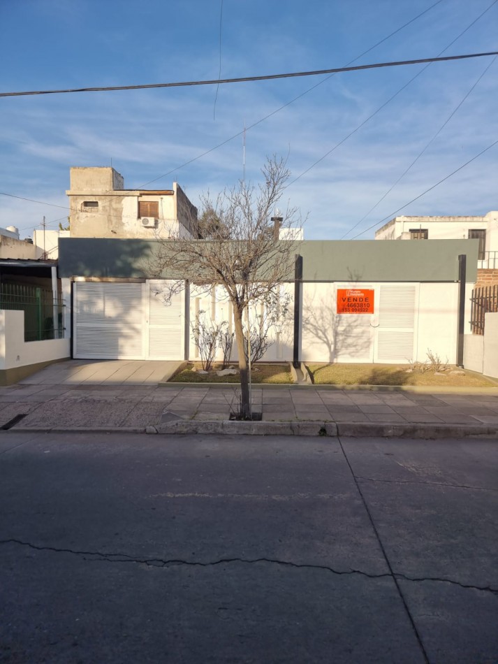 BARRIO AVENIDA, A METROS DE RUTA 20, HERMOSA CADA EN VENTA PARA VIVIR EN FAMILIA