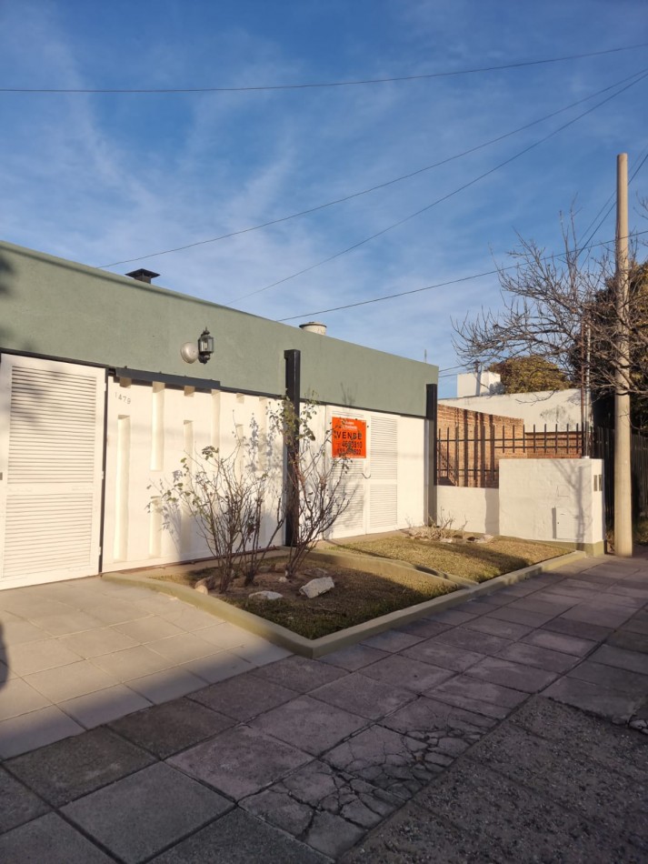 BARRIO AVENIDA, A METROS DE RUTA 20, HERMOSA CADA EN VENTA PARA VIVIR EN FAMILIA